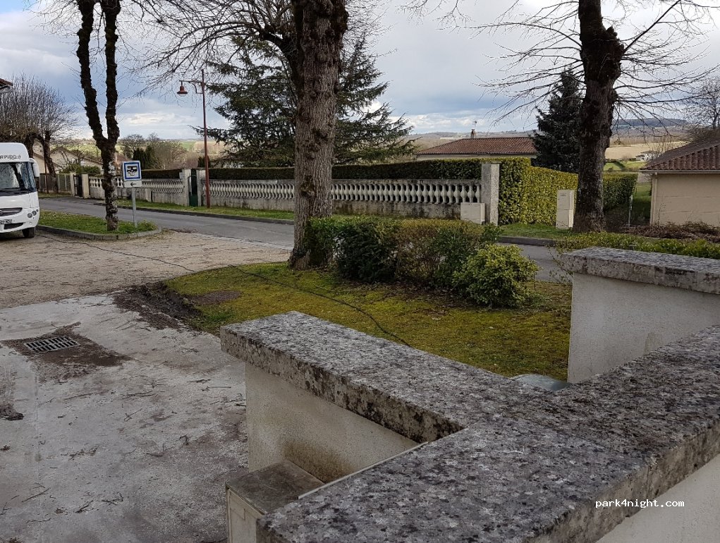 (16390) Saint-Séverin - Rue Grand Rue — foto