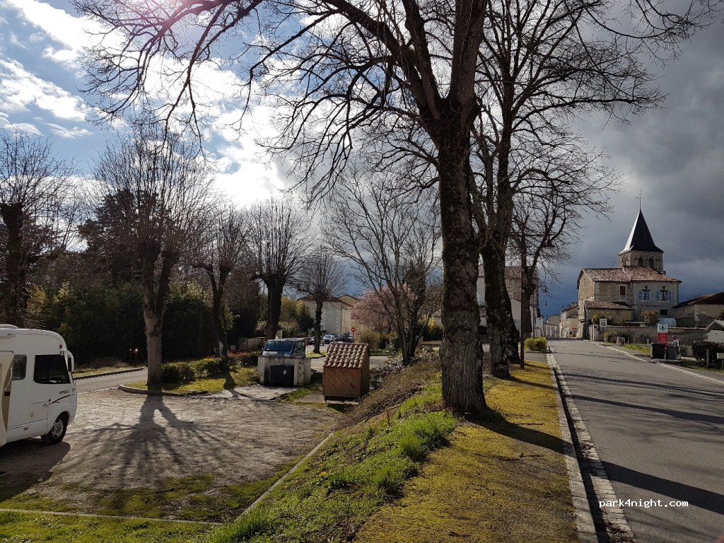 (16390) Saint-Séverin - Rue Grand Rue — foto 2