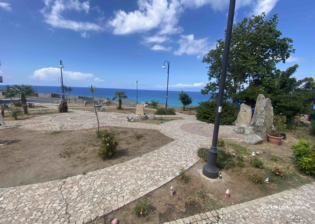 (89817) Briatico - Via Della Vittoria — foto