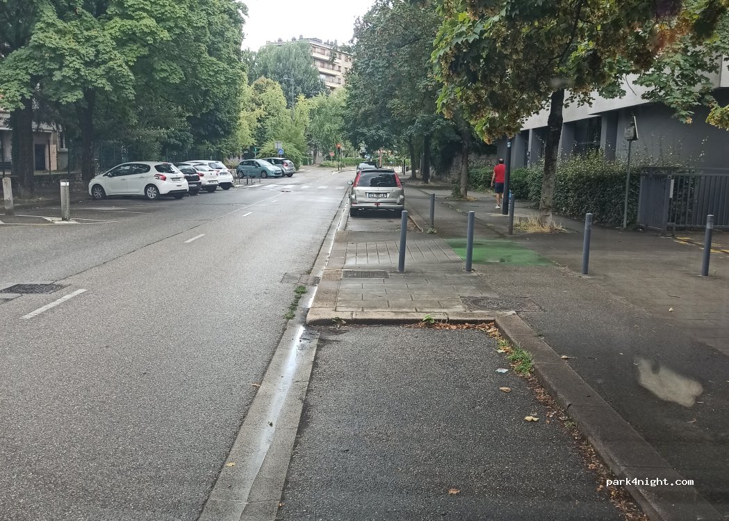 (38100) Grenoble - Rue Marcel Peretto — foto