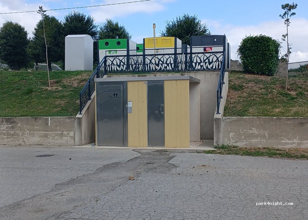 (07440) Saint-Sylvestre - Place La Mairie — foto