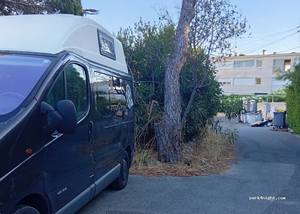 (83120) Sainte-Maxime - Av. Berthie Albrecht — foto 2
