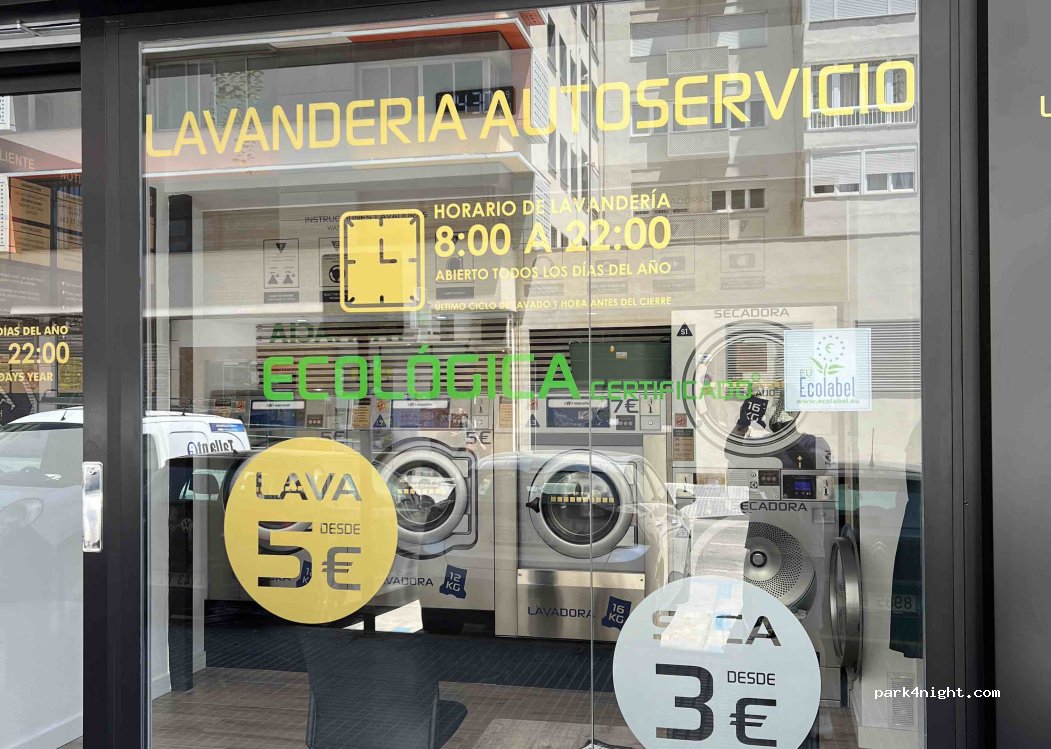 (29001) Málaga - Calle Canales — foto 4
