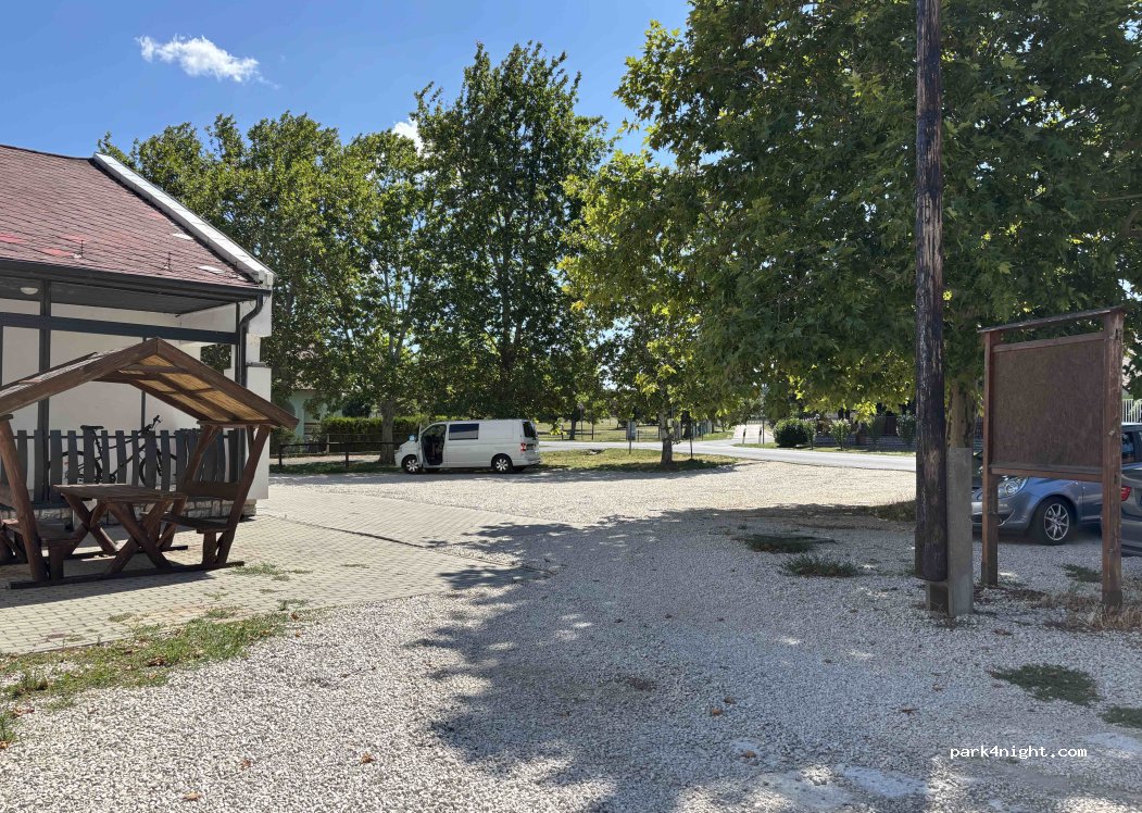 (8245) Pécsely - Fő utca — foto 2