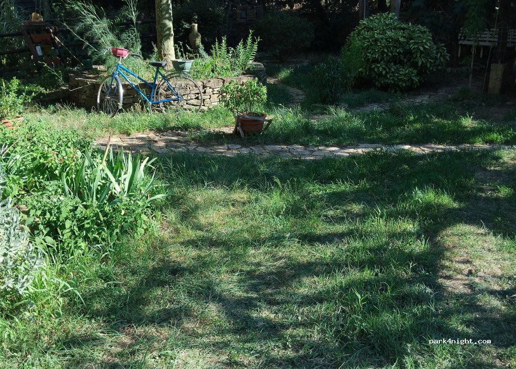 (84550) Mornas - Chemin des Issards — foto