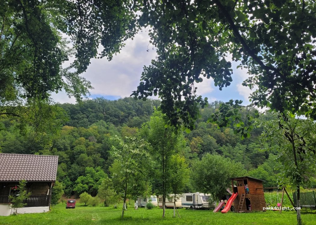 camping nela tur — foto