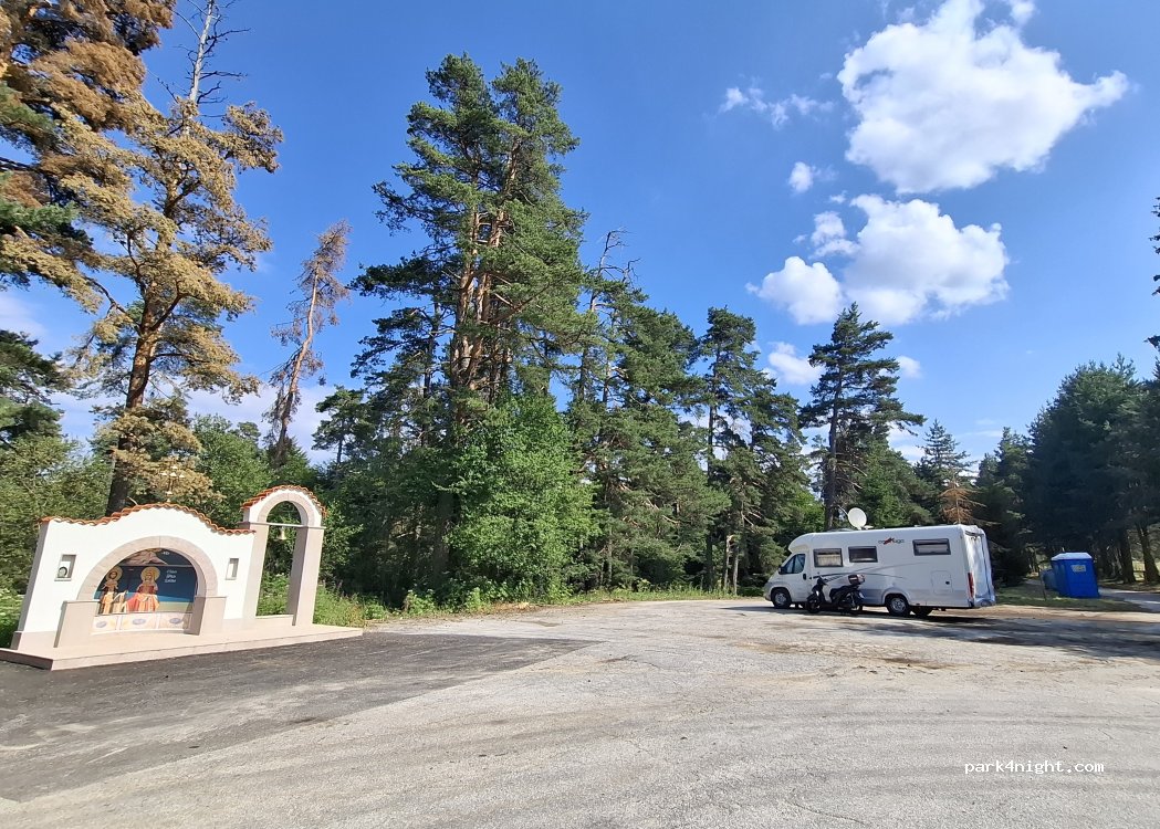(4550) Sv. Konstantin - Unnamed Road — foto 2