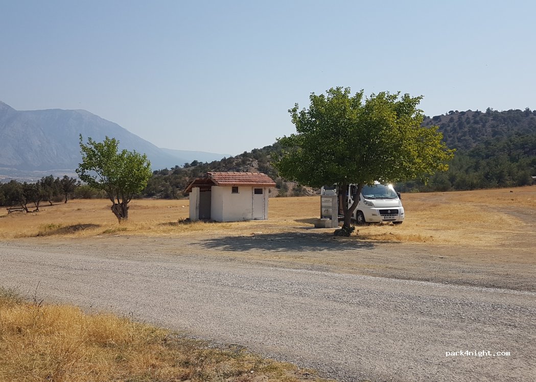 () Avşar - Asvar Koyu Yolu — foto