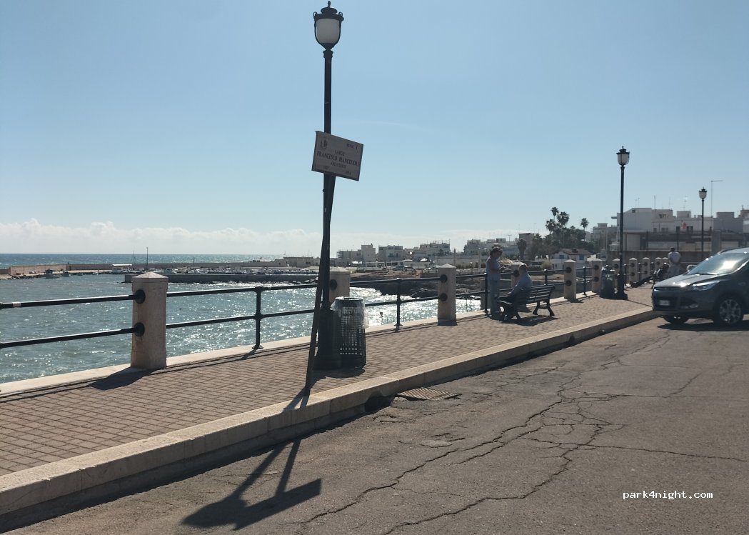 (70045) Bari - Viale Grotta della Regina — foto