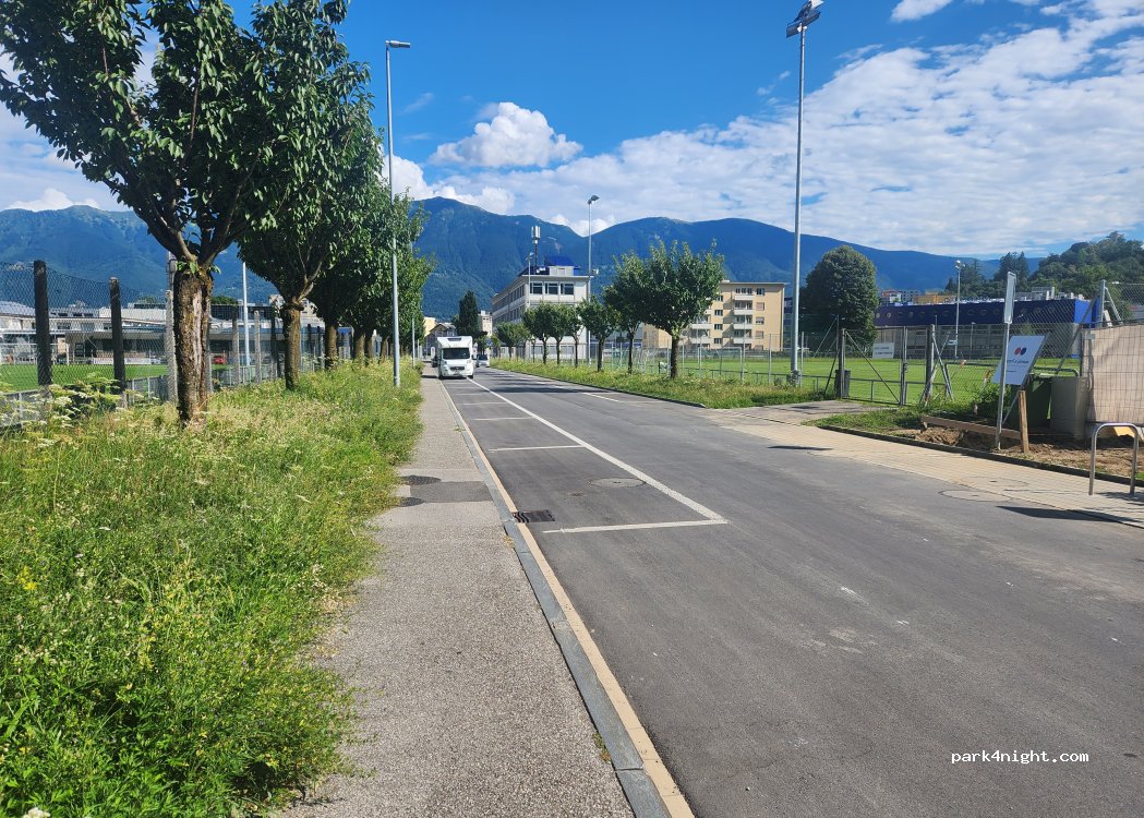 (6616) Losone - Via dei Pioppi — foto