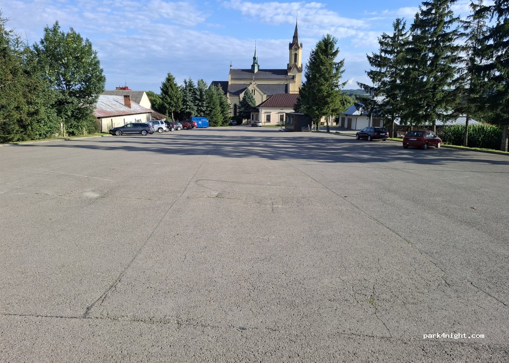 (37-120) Markowa - Unnamed Road — foto