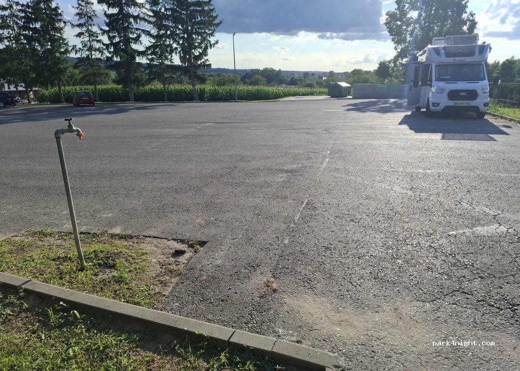 (37-120) Markowa - Unnamed Road — foto 2