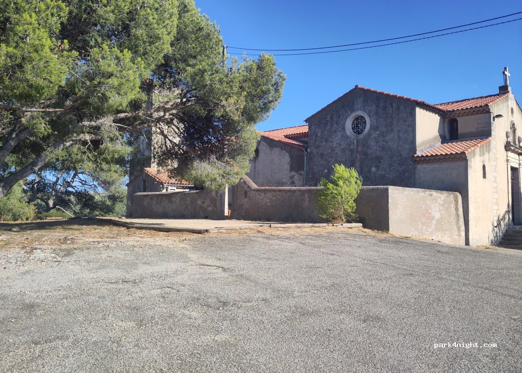 (13500) Martigues - Chemin de la Beaumanière — foto 2