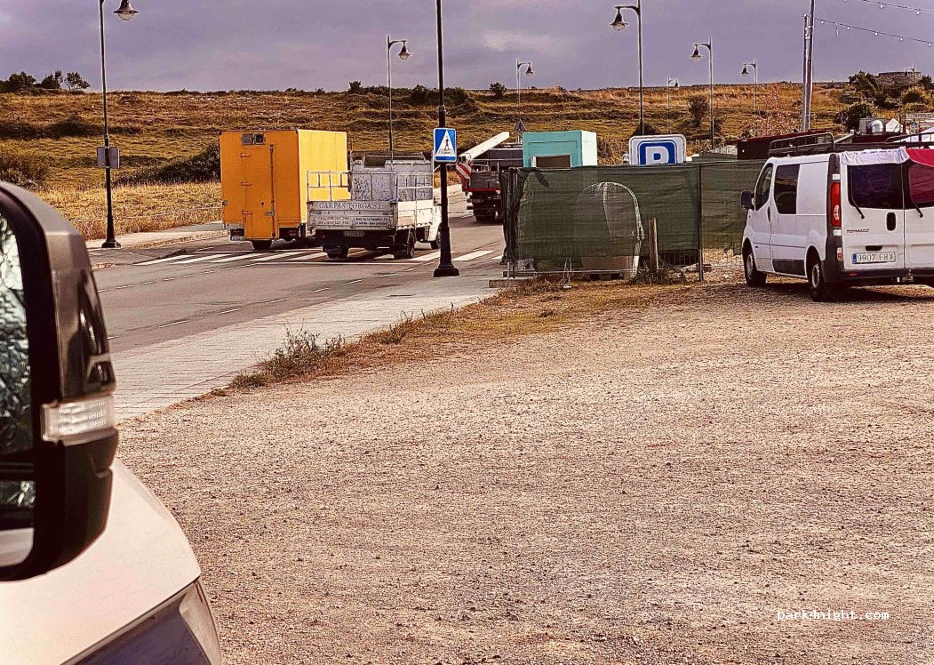 (33500) Llanes - Calle Periodico El Pueblo — foto 4