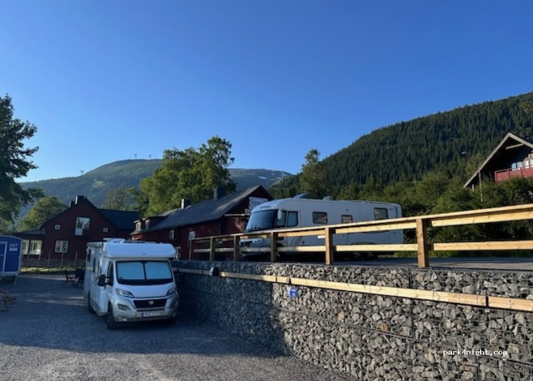 Trähuset Ställplatser — foto