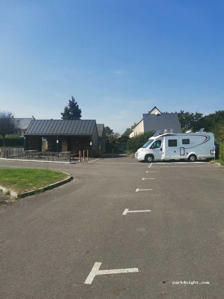 (50300) Le Val-Saint-Père - 4 Rue Saint-Pierre — foto 2