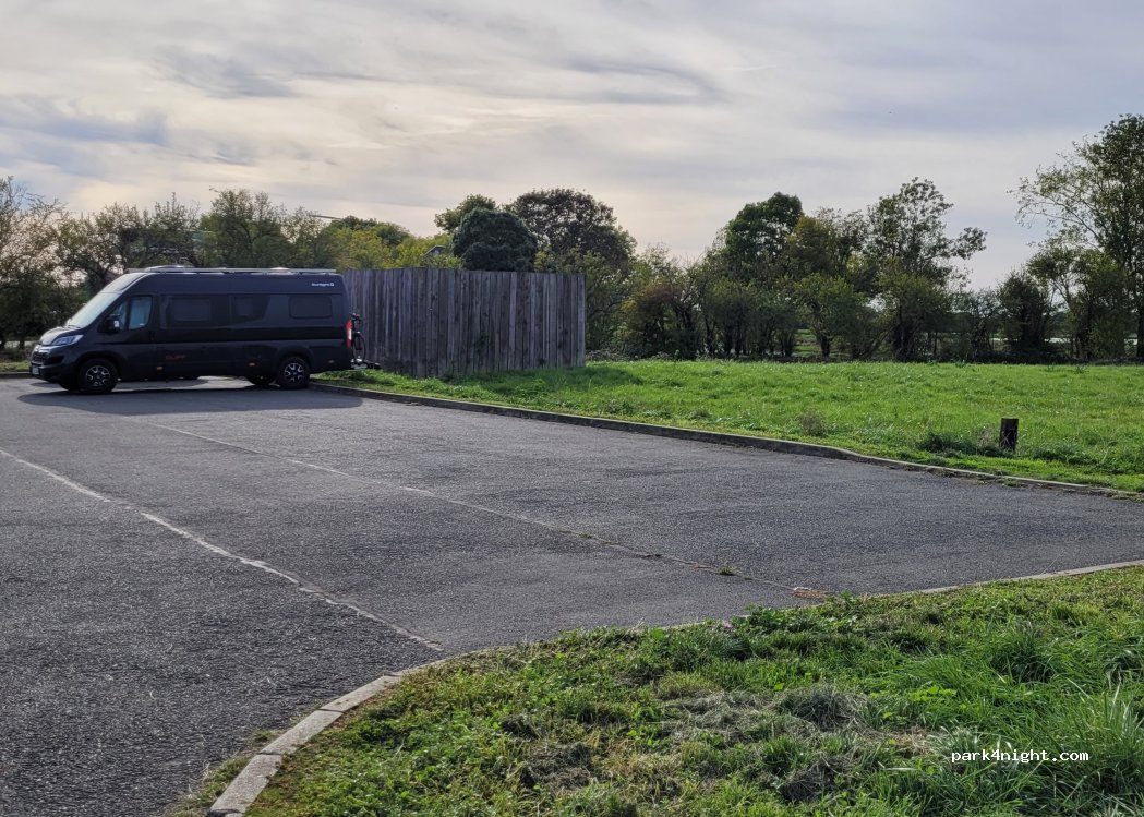 (17300) Rochefort - Chemin de Charente — foto