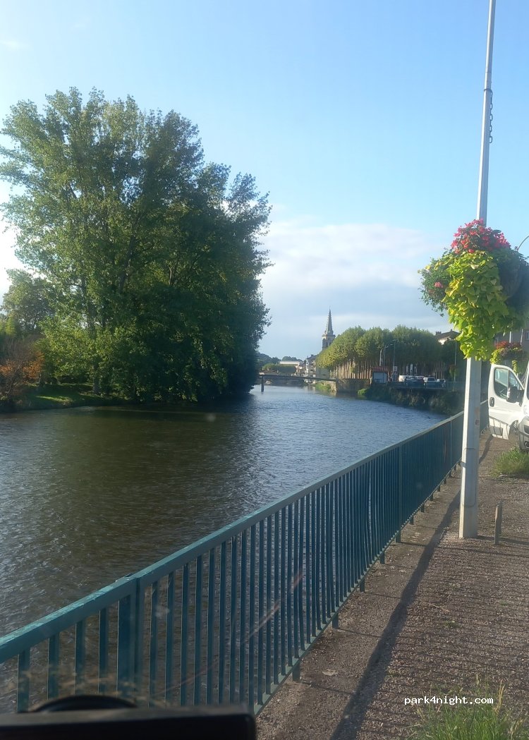 (09200) Saint-Girons - Quai du Roc — foto 4