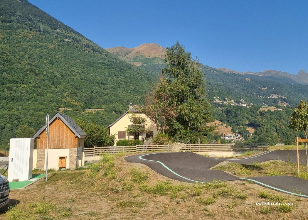 (65120) Luz-Saint-Sauveur - Avenue de Maoubesi — foto 2