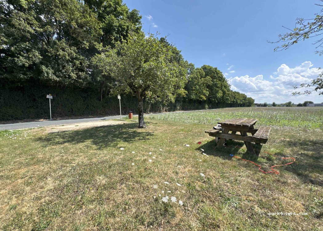 (01160) Saint-Martin-du-Mont - Chemin de la Roche — foto