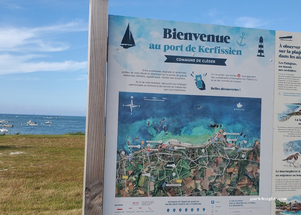 (29233) Cléder - 1-3 Place du Port — foto 5