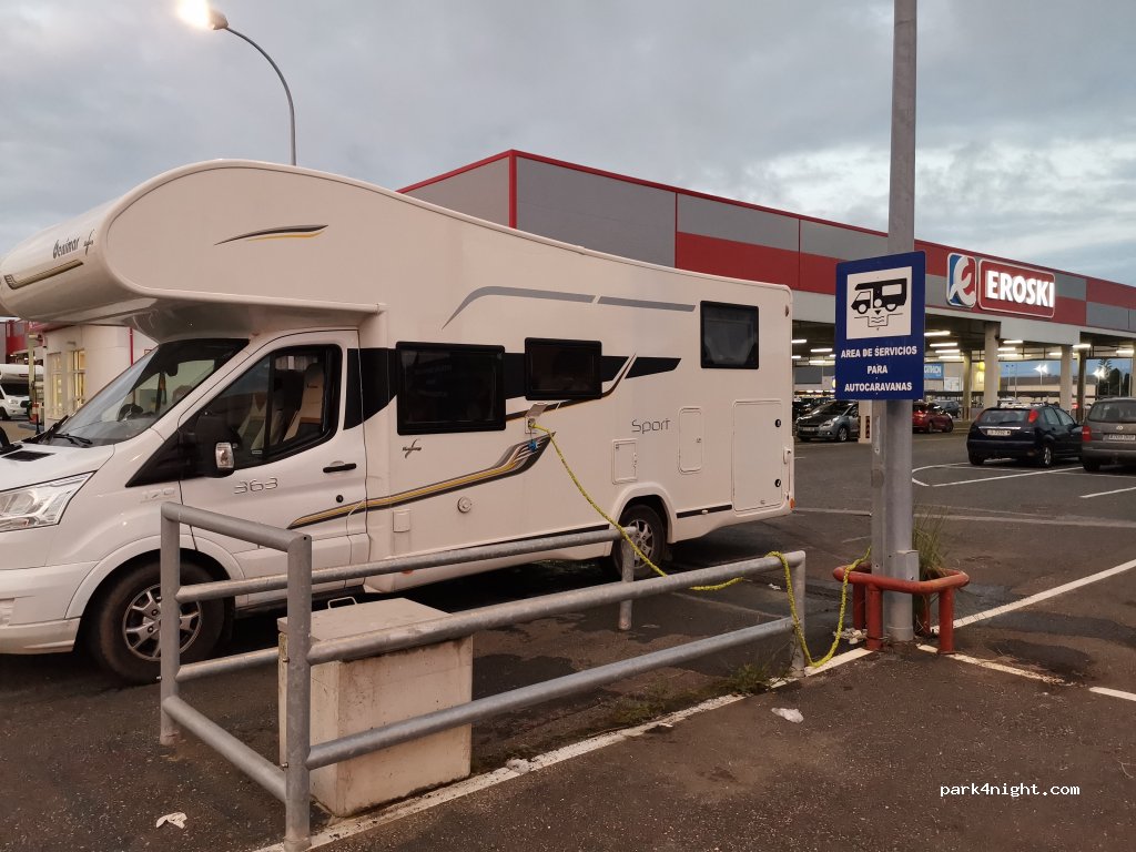 (27710) Ribadeo - 476-528 Avenida da Mariña — foto 3