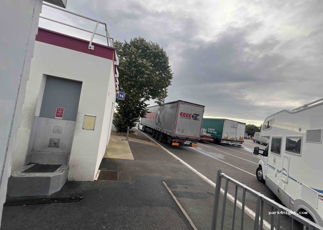 (03170) Doyet - Aire de l'Allier (Doyet) — foto