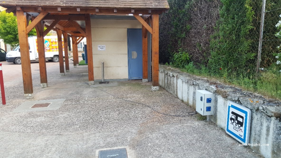 (03170) Chamblet - 1 Rue Saint-Maurice — foto 3