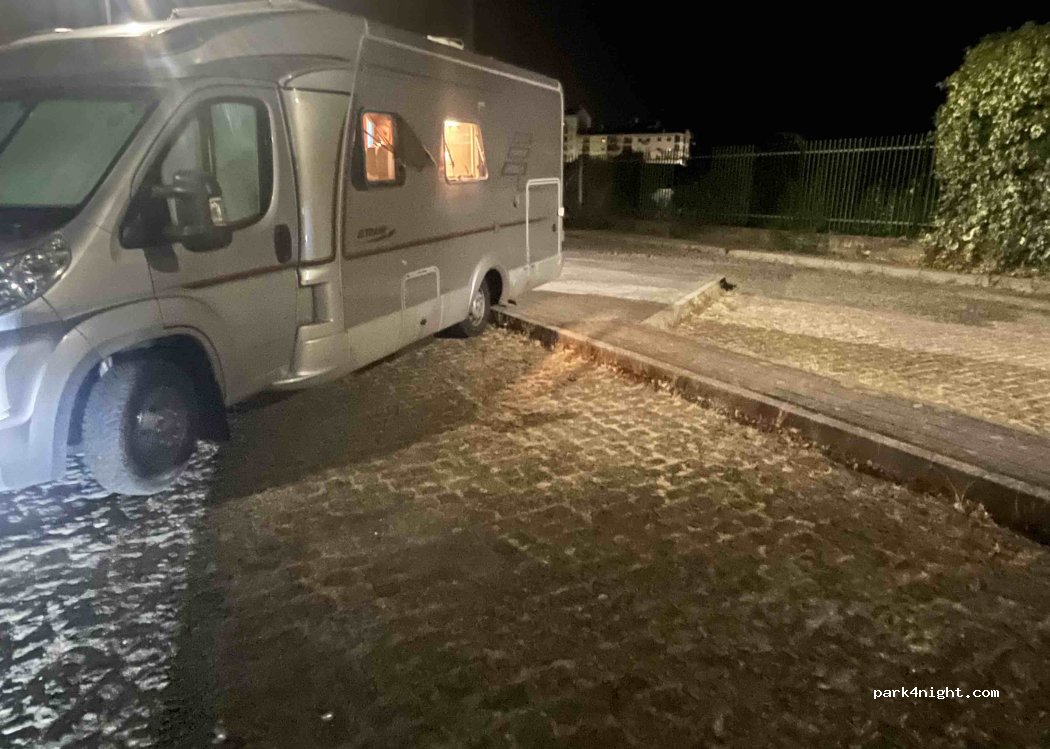 (6230-372) União do Grande Fundão - Avenida António José Saraiva — foto