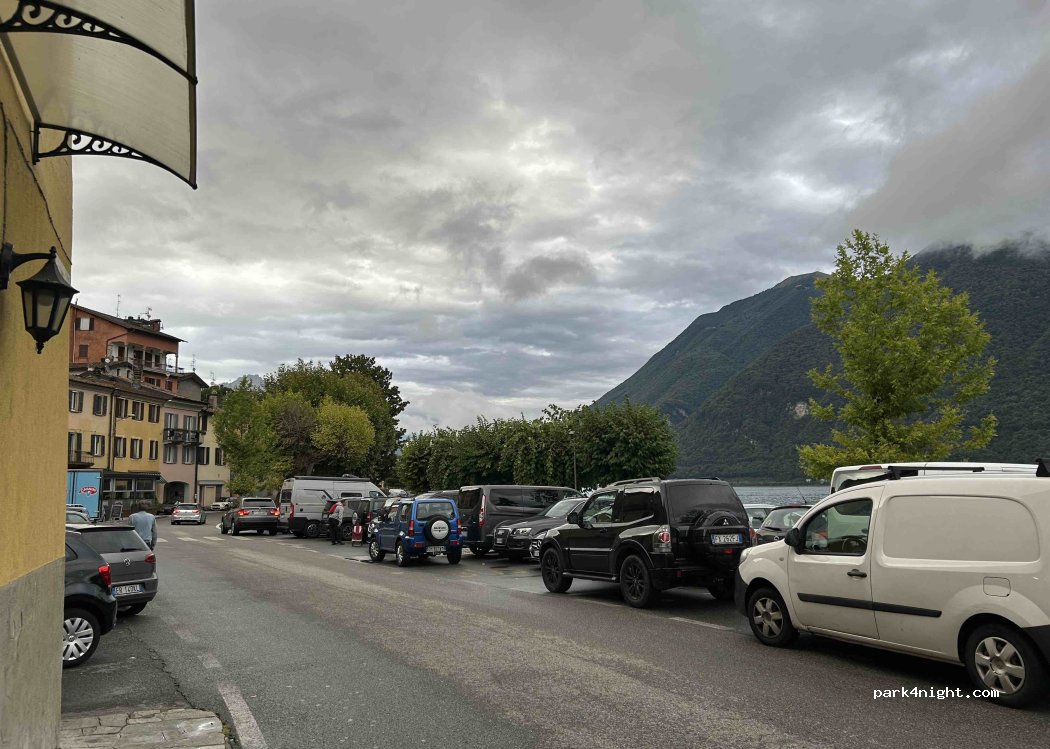 (22018) Porlezza - Piazza Peppino e Angelo Selva — foto