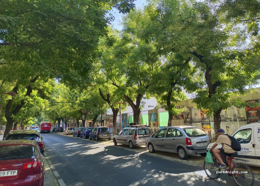 (41008) Seville - Avenida de Miraflores — foto