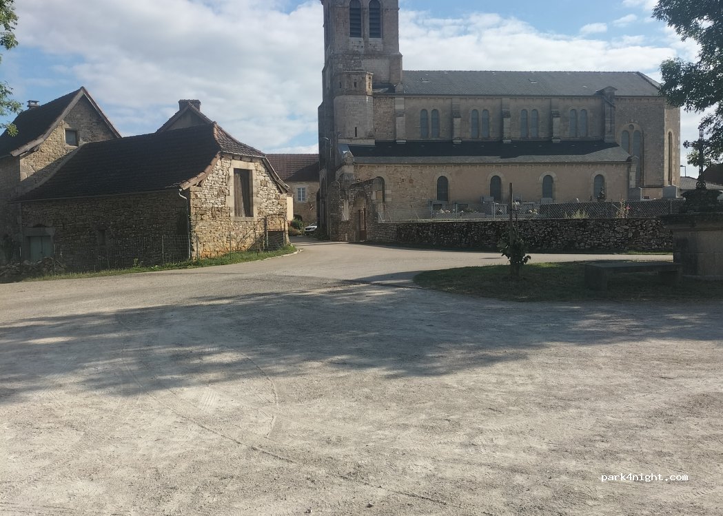 (12260) La Capelle-Balaguier - — foto