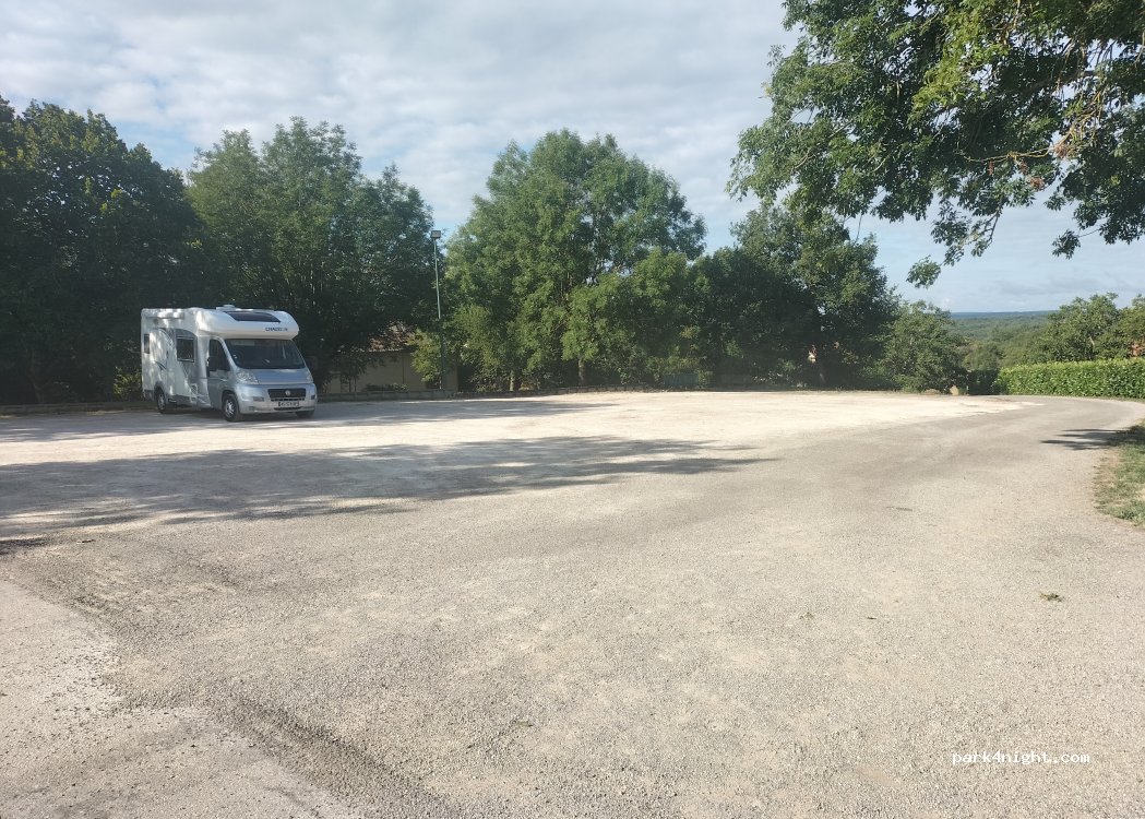 (12260) La Capelle-Balaguier - — foto 2