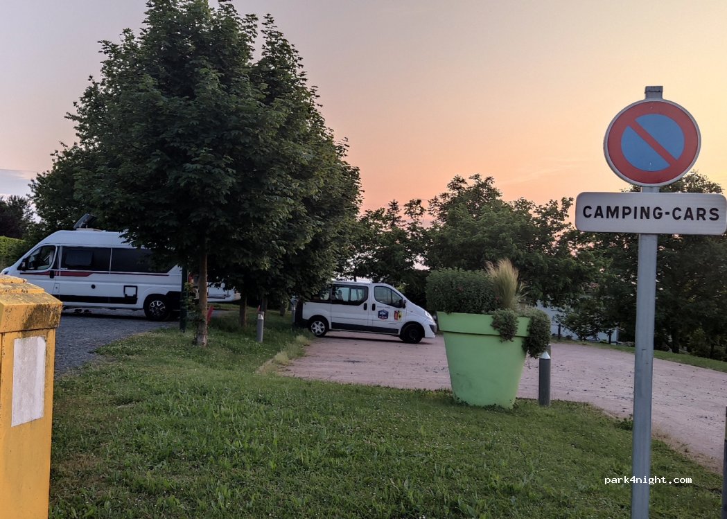 (03300) Creuzier-le-Vieux - 33 Rue de la Mairie — foto 3