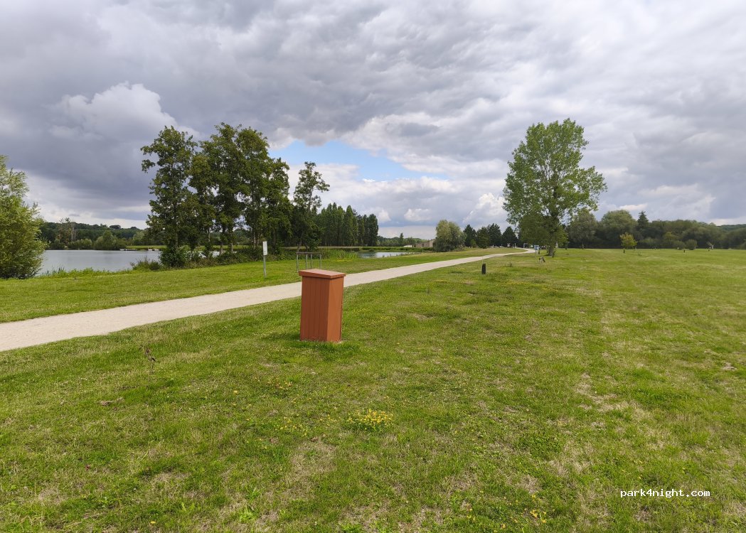 (28220) Cloyes-les-Trois-Rivières - Rue de Châteaudun — foto 3