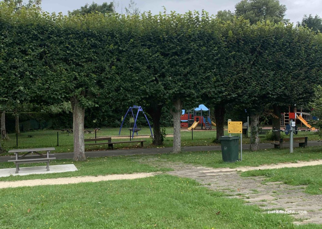 (27220) Saint-André-de-l'Eure - Place du Général de Gaulle — foto