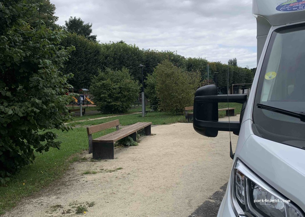 (27220) Saint-André-de-l'Eure - Place du Général de Gaulle — foto 3