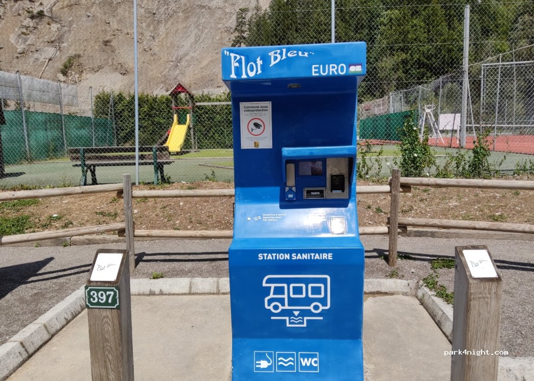 (74360) Abondance - Route de Boëge à la frontière suisse — foto 2