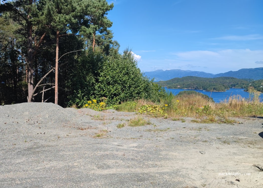 (5690) Lundegrend - Humlevikvegen — foto