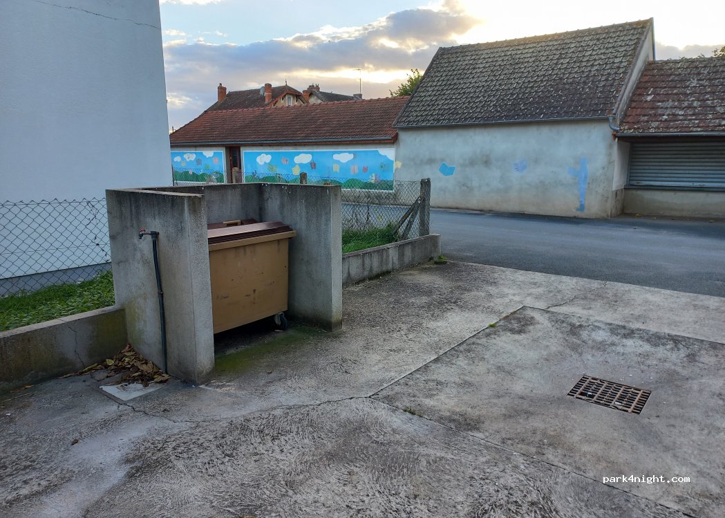 (03190) Estivareilles - 5 Rue de la République — foto