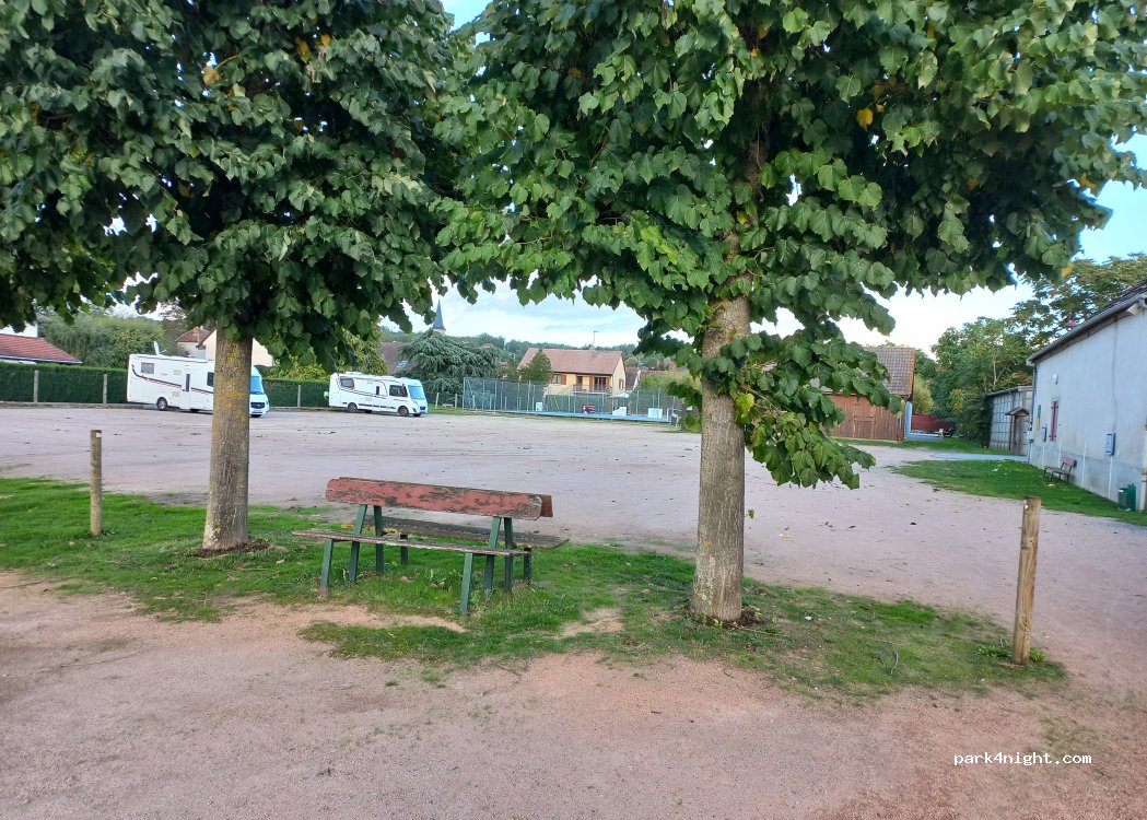 (03190) Estivareilles - 5 Rue de la République — foto 2