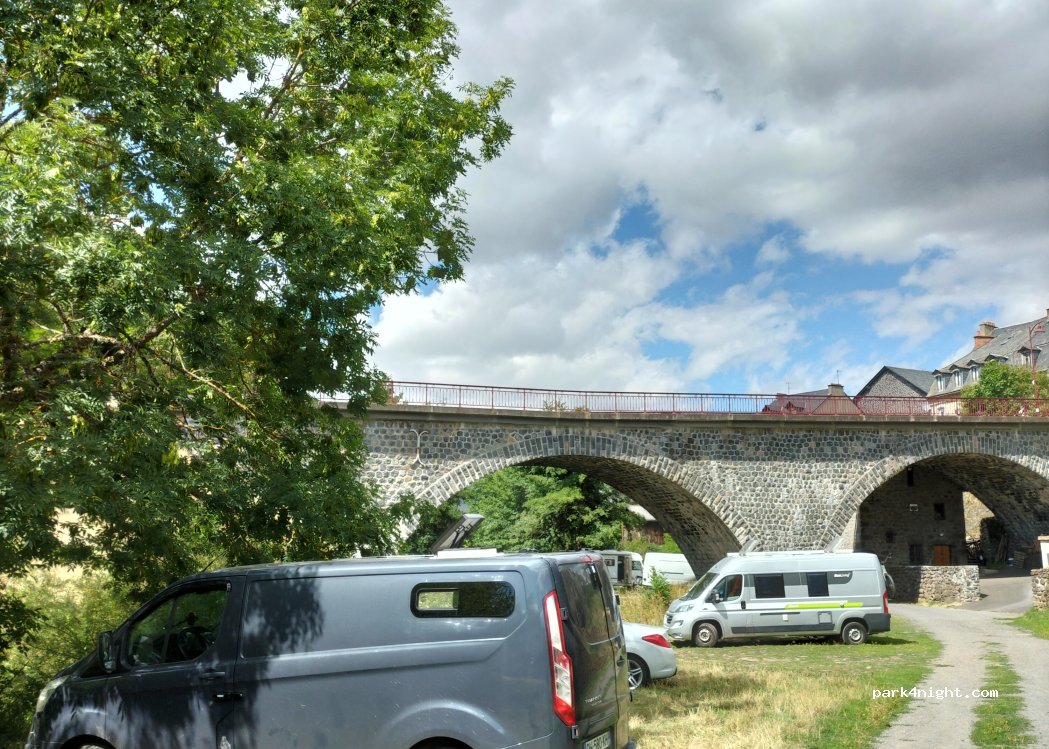 (15160) Allanche - Avenue du Professeur René Rollier — foto 2