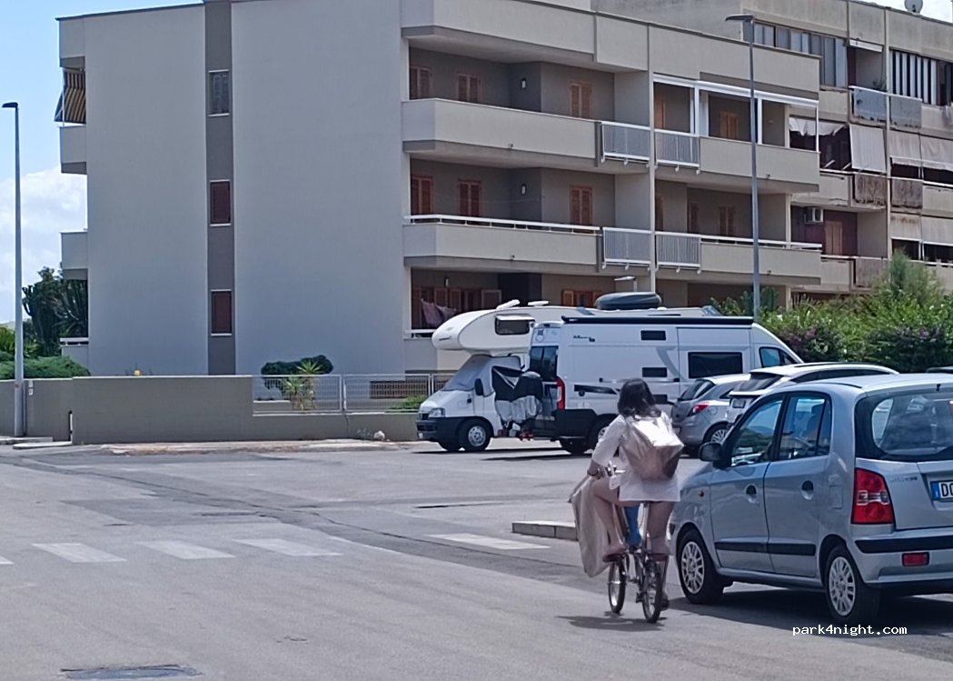 (70043) Monopoli - Via Vincenzo Bellini — foto