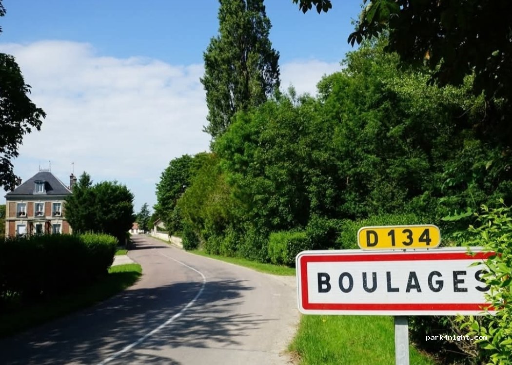 (10380) Boulages - Place du Général Patton — foto 2