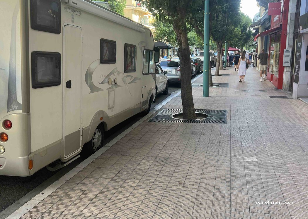 (06500) Menton - Avenue Félix Faure — foto