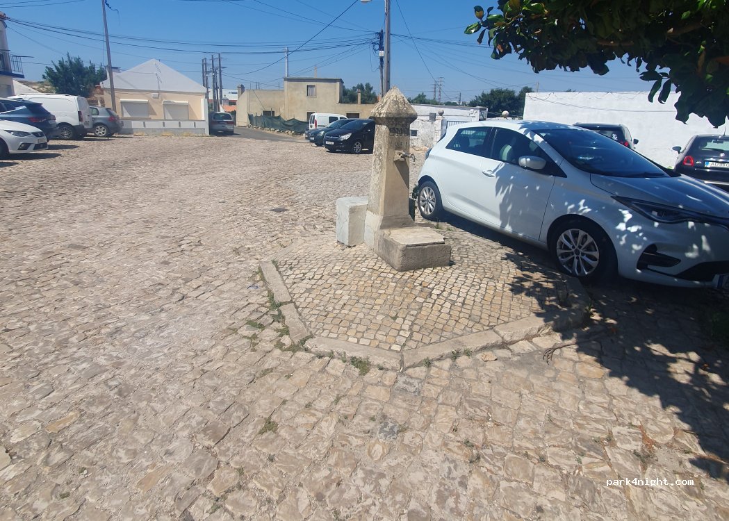 (2785-350) São Domingos de Rana - Largo Chafariz — foto
