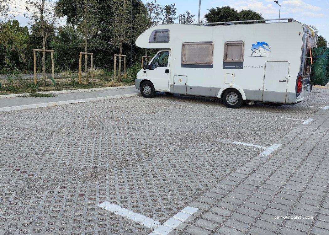 (58022) Follonica - Via Don Sebastiano Leone — foto