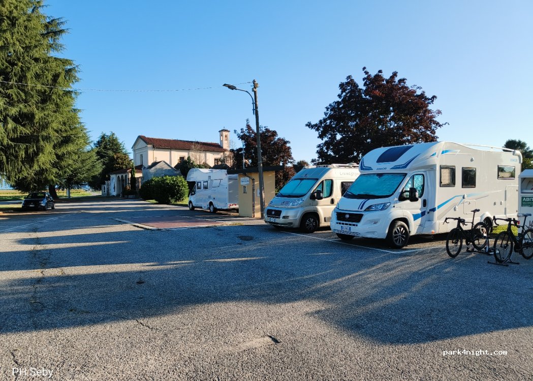 (28019) Vaprio d'Agogna - Via Cesare Battisti — foto