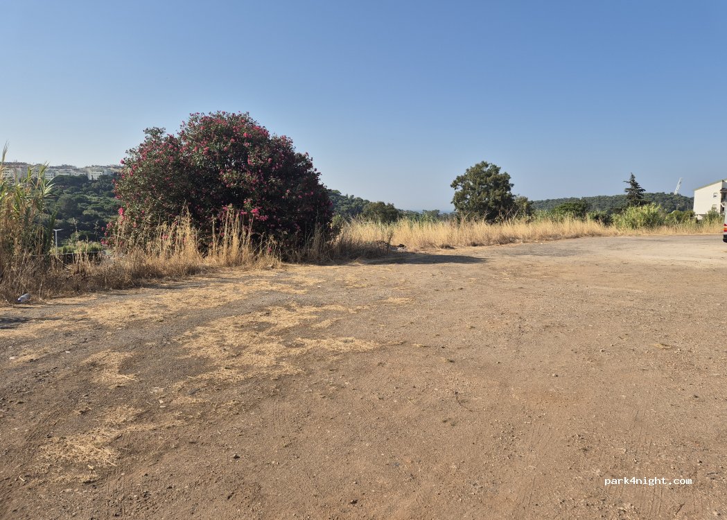 (2790-444) Carnaxide e Queijas - Avenida Tomás Ribeiro — foto