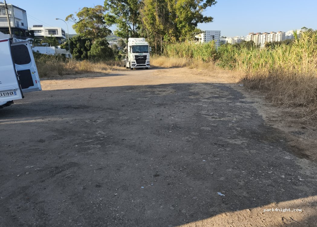 (2790-444) Carnaxide e Queijas - Avenida Tomás Ribeiro — foto 2